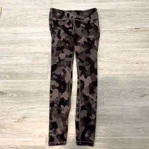 Athleta girl camo chit chat leggings